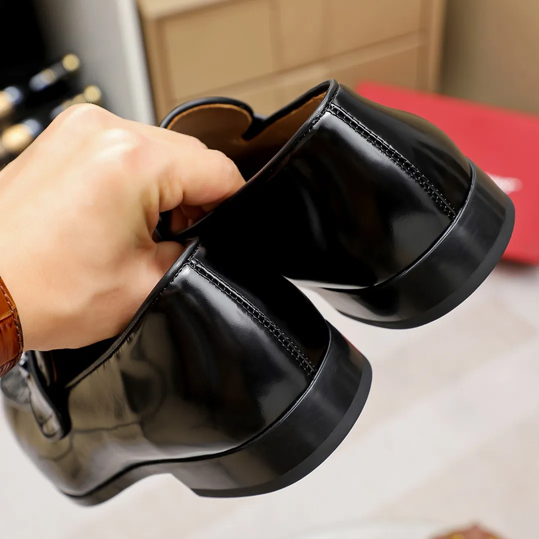 Men's shoes 💰600 🕷🕷🐂【Ferragamo】 Popular fashionable casual shoes🇨🇳Official website counter 1:1 production, original mold opening💯Good quality can be seen, imported high-end first-layer pebbled calfskin, water-dyed🐂leather lining🌿very clear texture, high-quality waterproof, non-slip and wear-resistant outsole🎋high quality and low price, truly handmade🍓, 2 colors available! Code number 38-44 (45. To be customized)